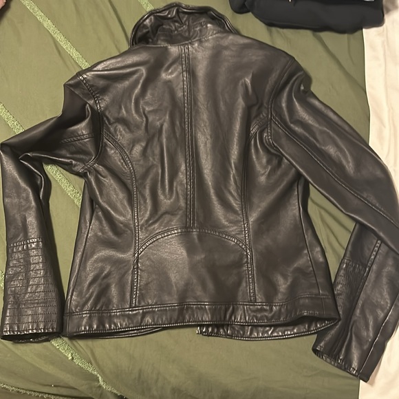 Hollister faux Leather motorcycle jacket size medium - Picture 6 of 6